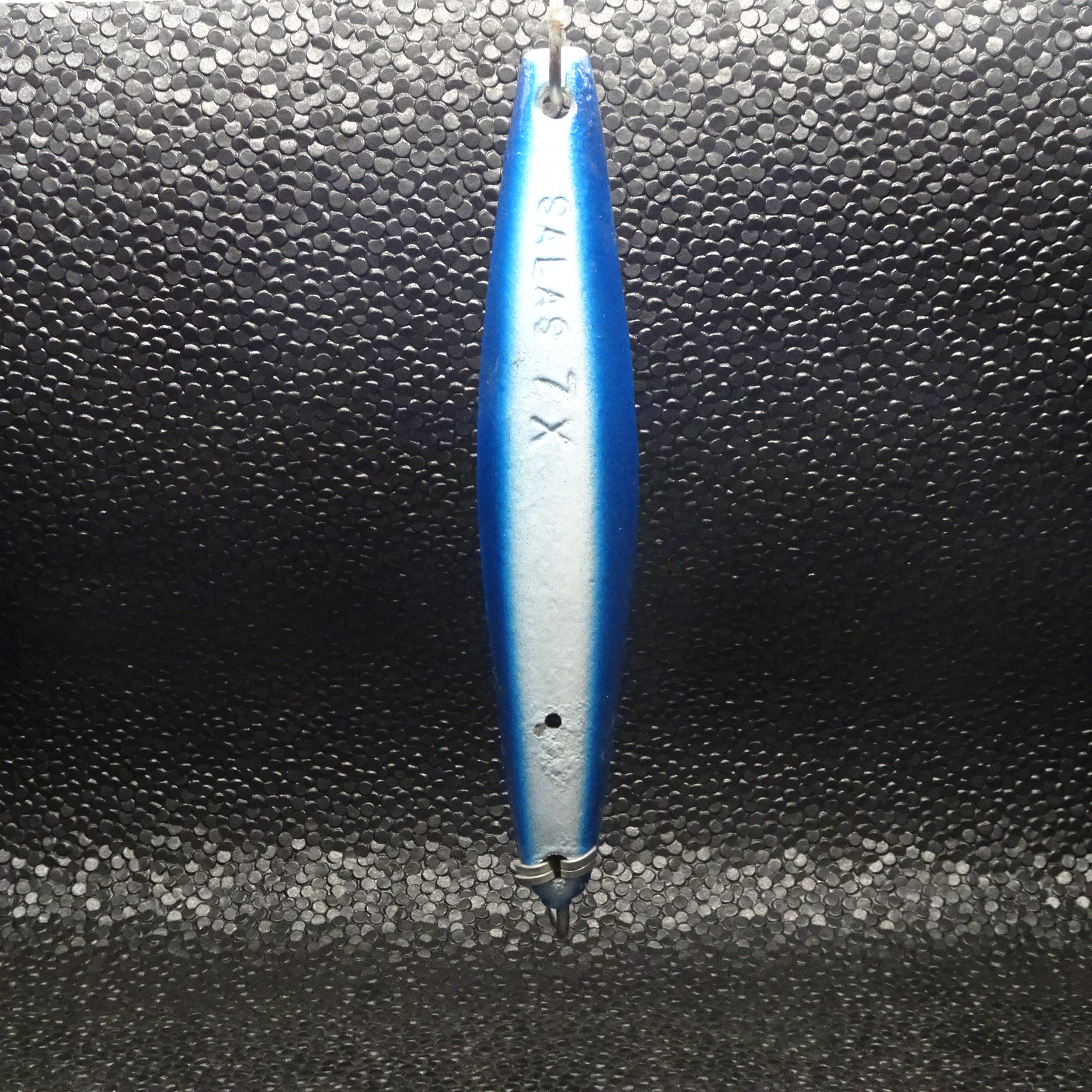 Salas - 7X - Blue/White - Fixed Hook