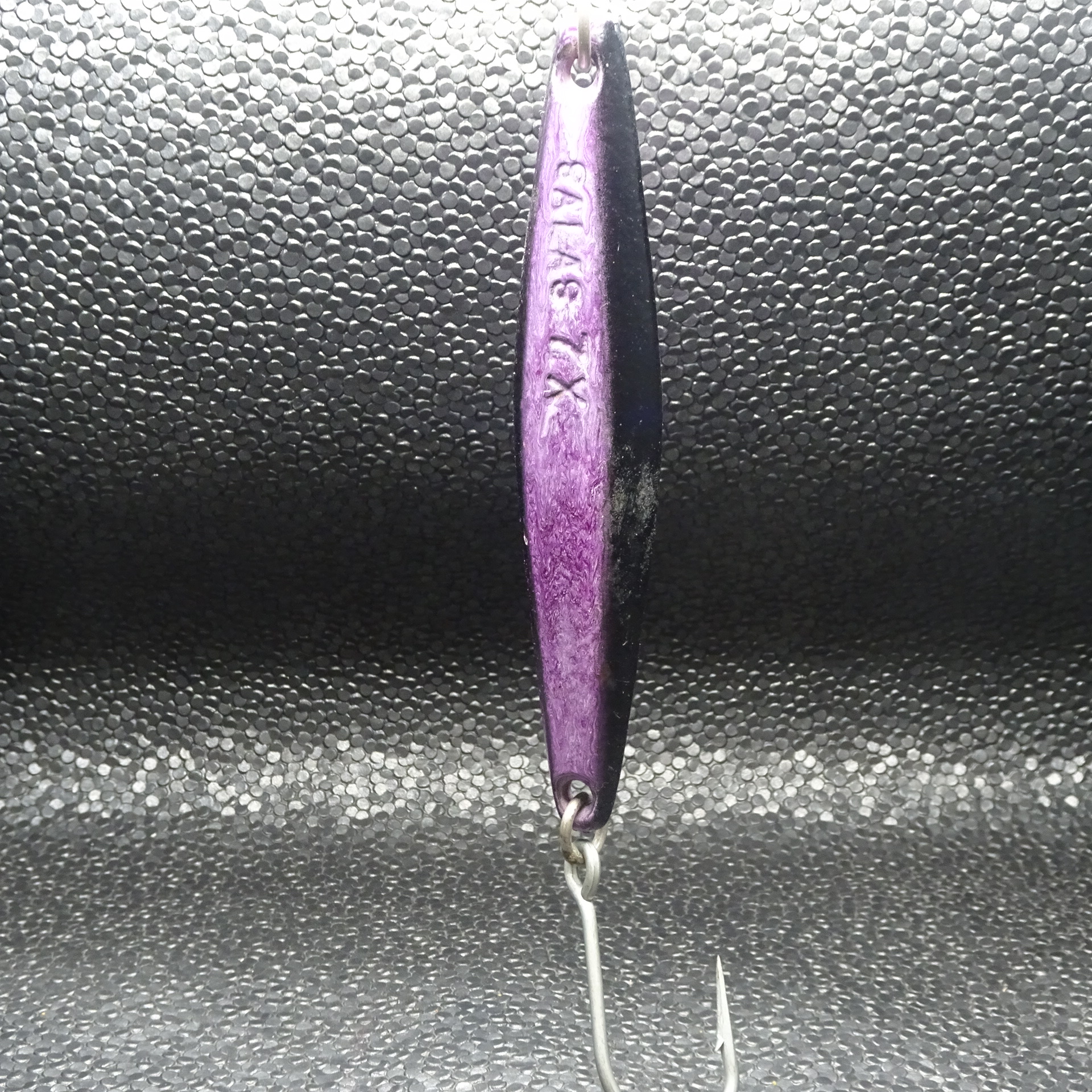 Salas - 7X - Black/Purple - Single Hook