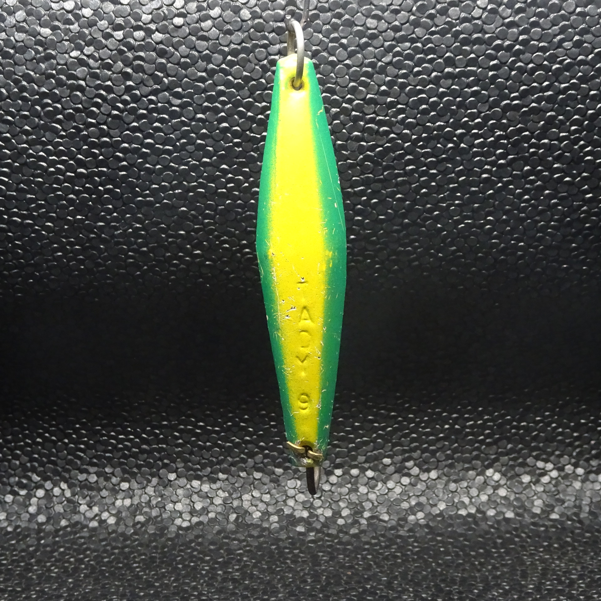 Tady - 9 - Green/Yellow - Fixed Hook