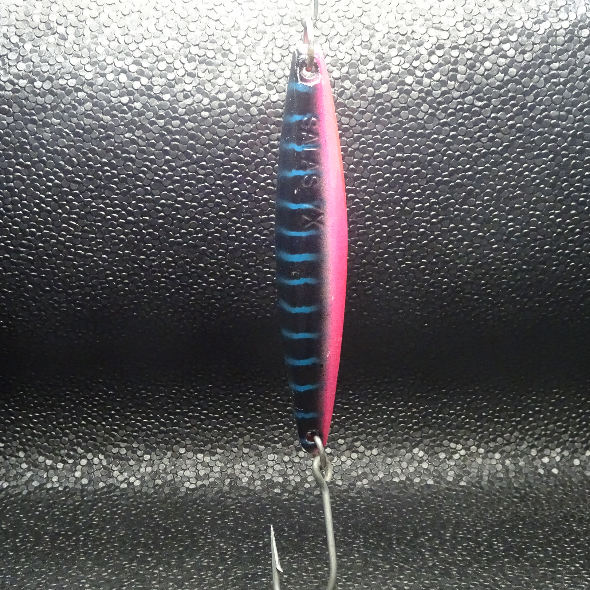 Salas - 7X - *Light* - Black/Pink Mack - Single Hook