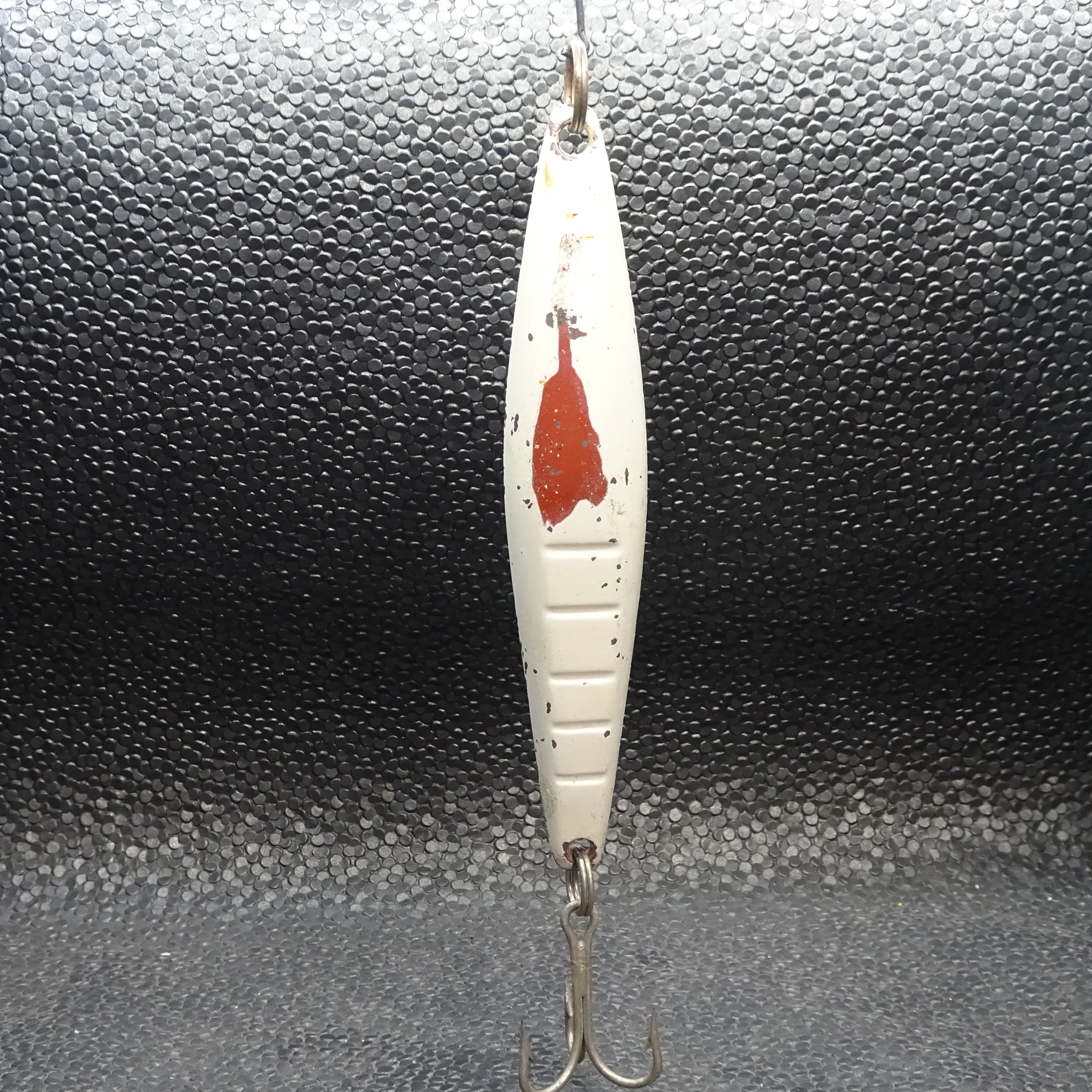 The Matador - White/Red